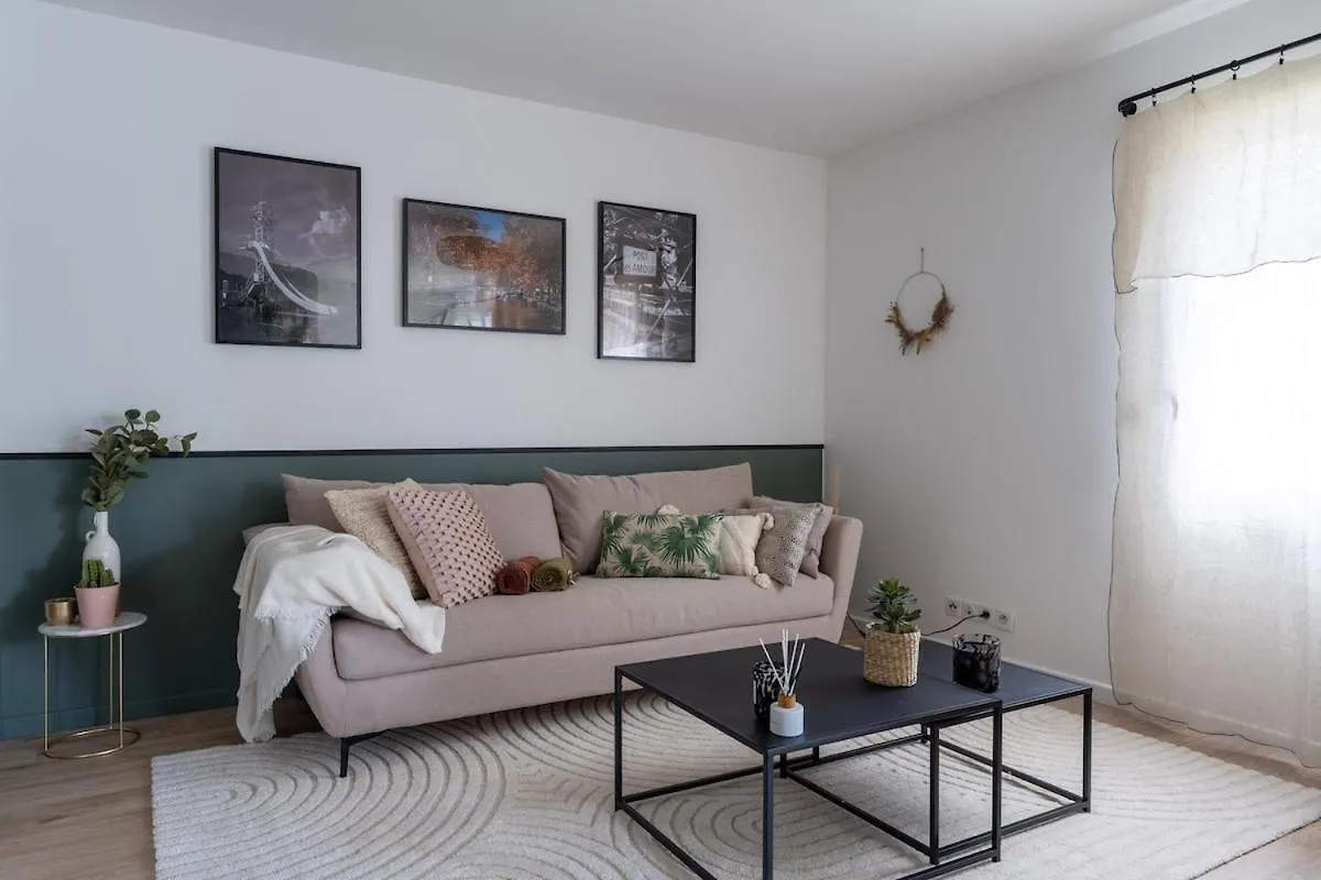 Annecy, Calme, Terrasse, Parking Box Apartment France