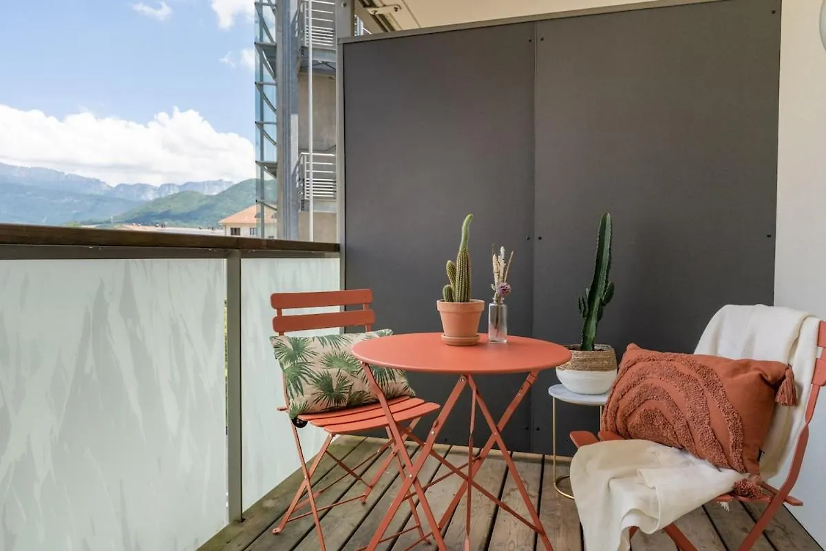 Annecy, Calme, Terrasse, Parking Box Apartment  Annecy