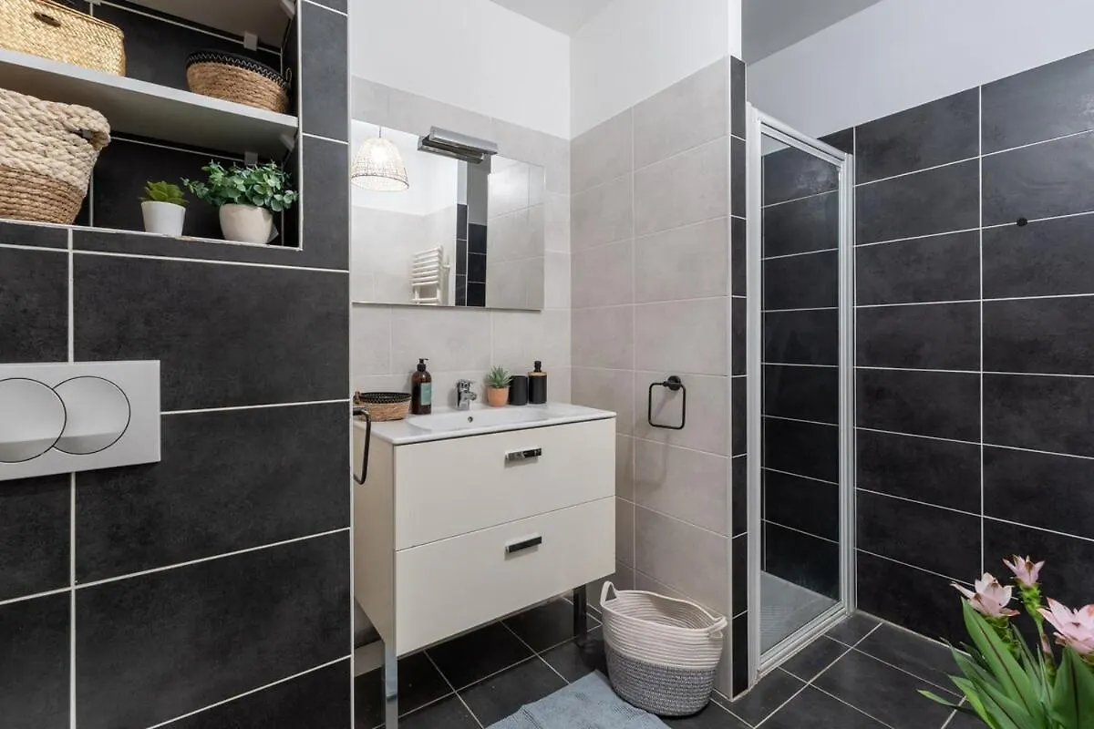 Annecy, Calme, Terrasse, Parking Box Apartment